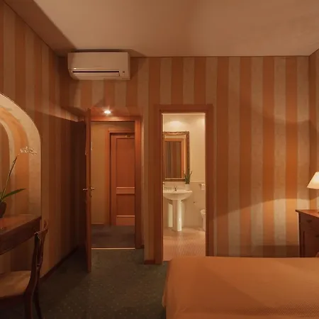 Couette-café Orange Garden 2*