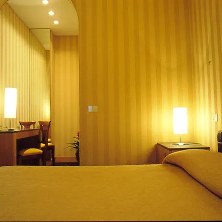 Couette-café Orange Garden 2*